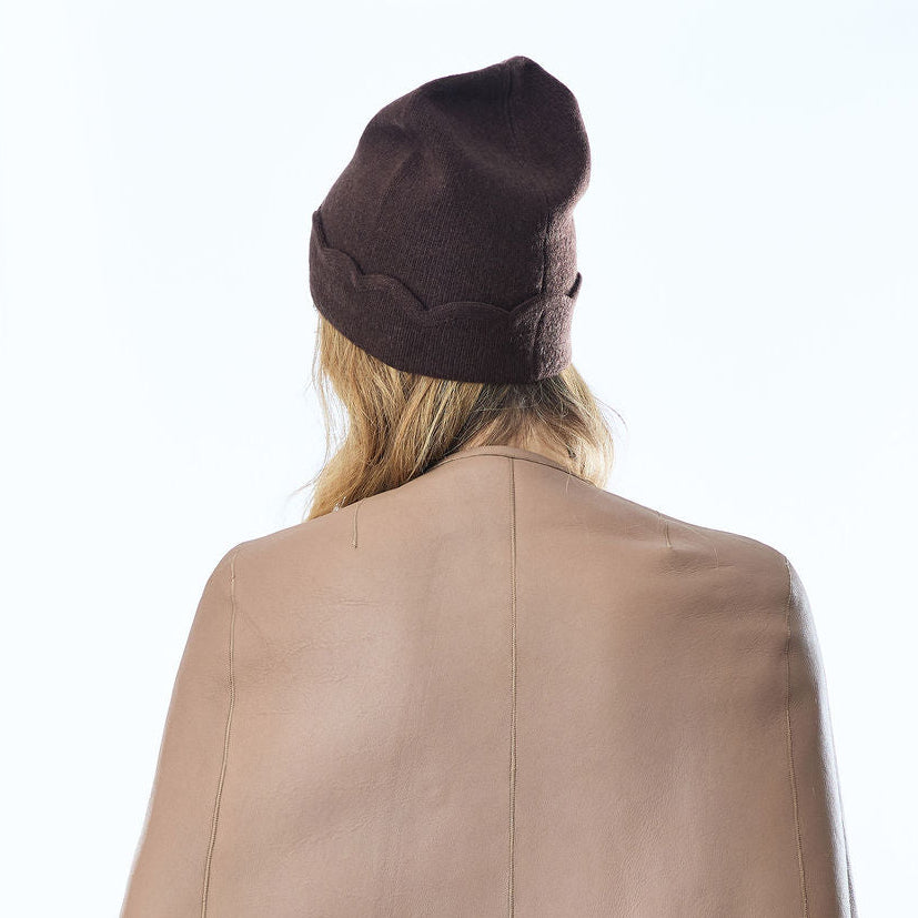 Scalloped Cashmere Beanie -Brown