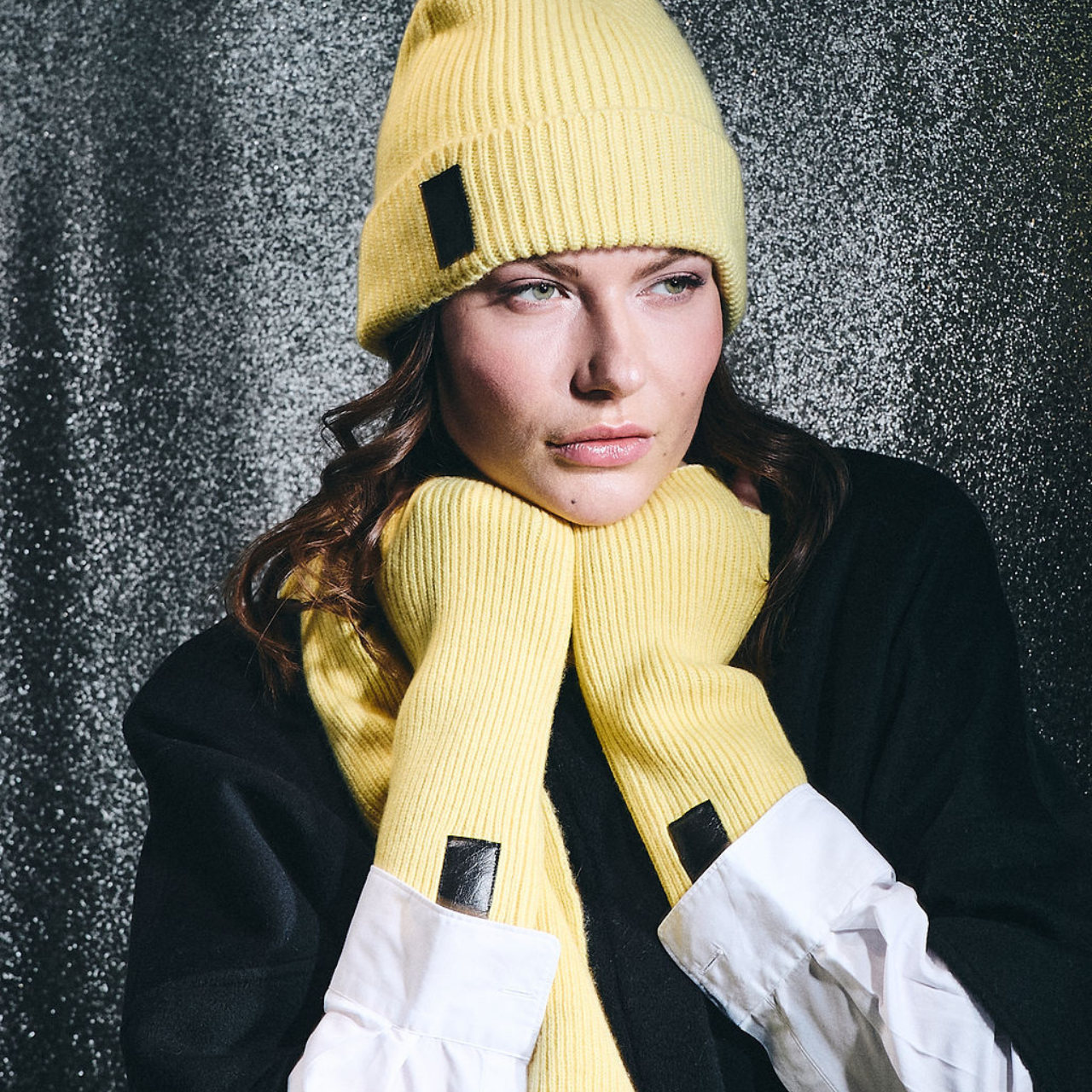 Cashmere Ribbed Unisex Gloves with Leather Tab - Yellow