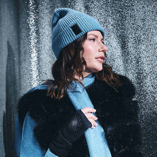 Cashmere Ribbed Beanie w. Leather Tab - Iris Blue