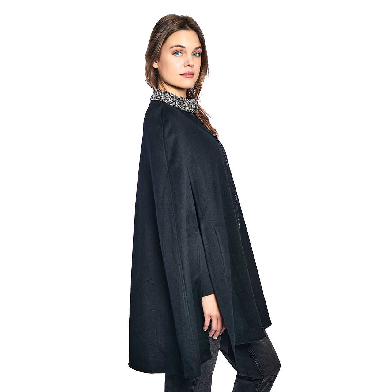 Wool Cape w. Front Zipper & Hand Embroidery Collar - Black