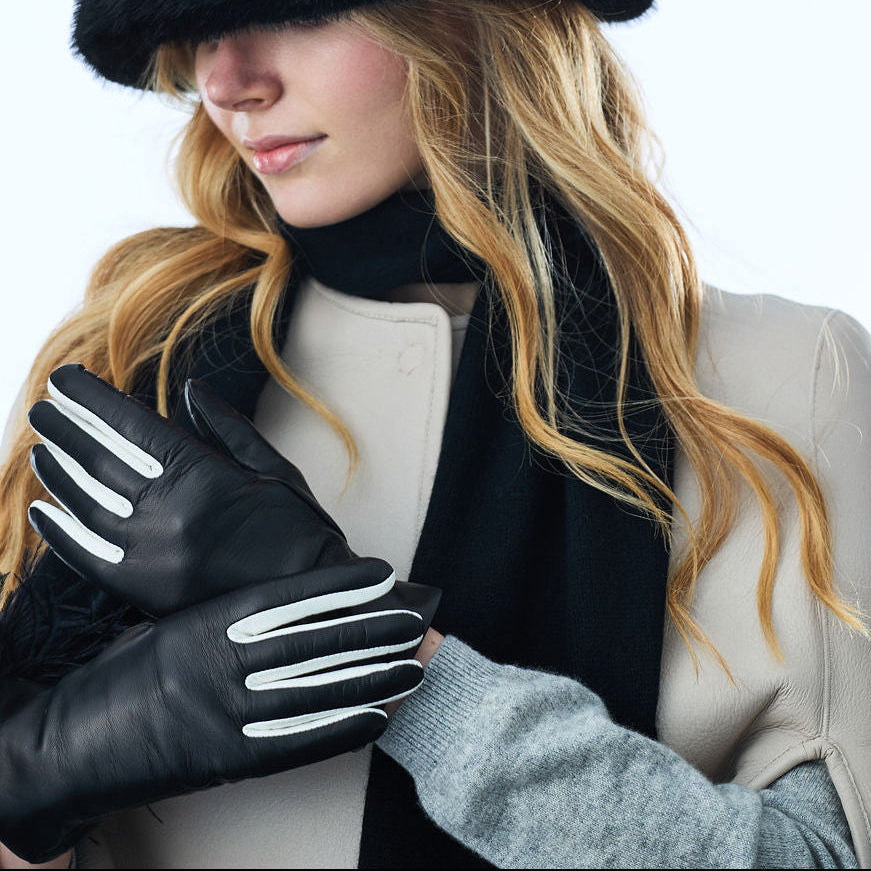 Black Leather Gloves w. White Inside Detail