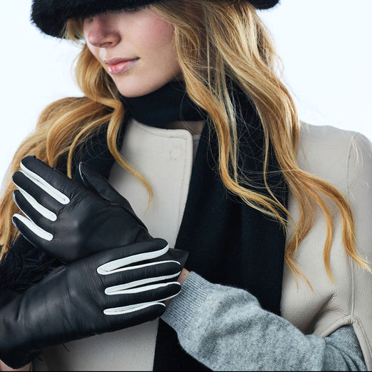 Black Leather Gloves w. White Inside Detail