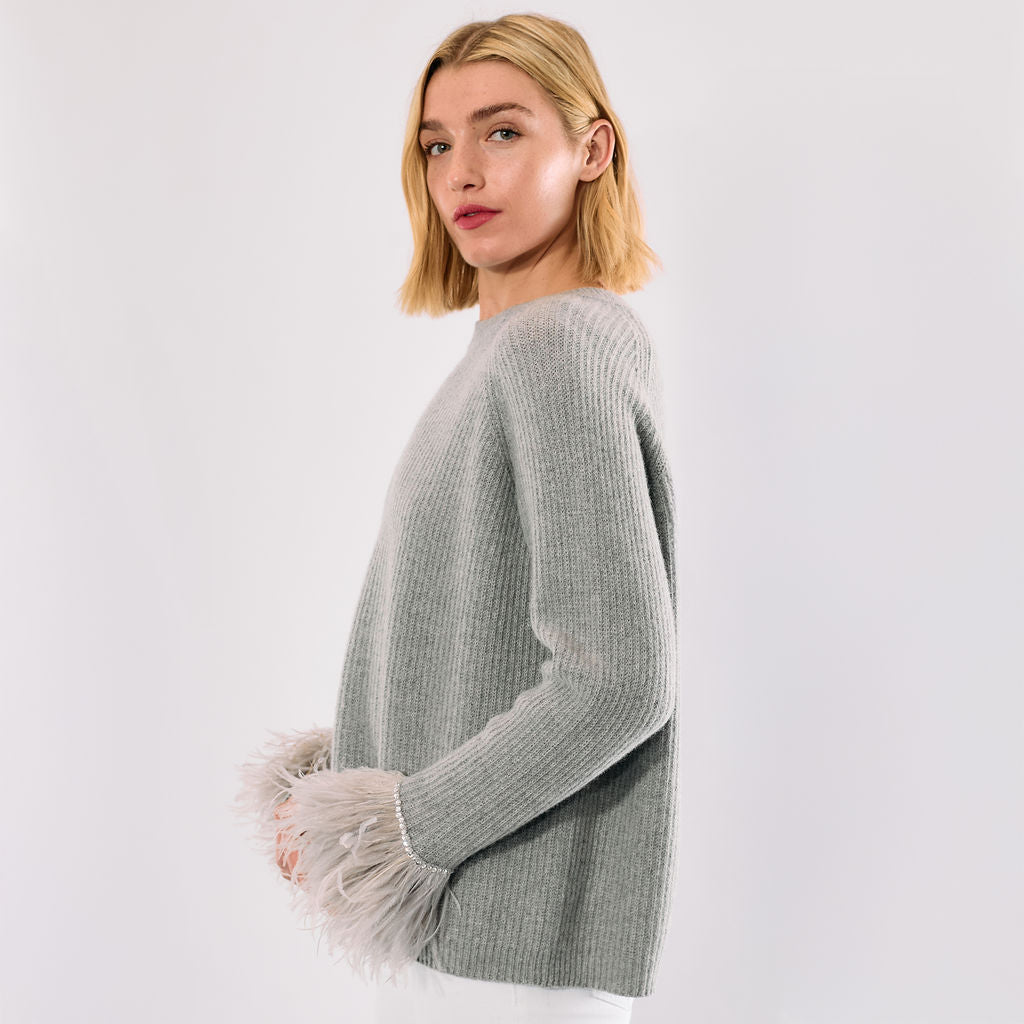 Cashmere Ribbed Boyfriend Sweater w. Ostrich Jeweled Trim - Light Heather Grey
