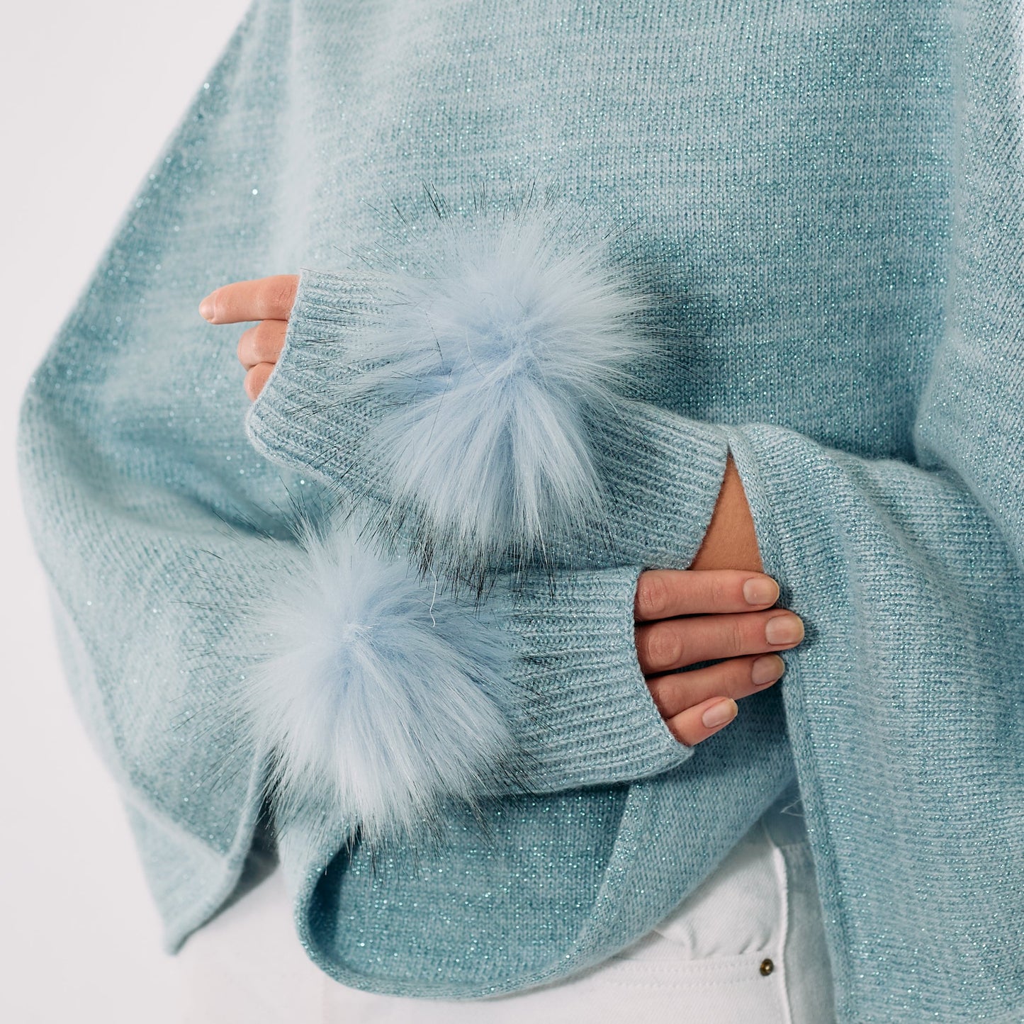 Cashmere & Lurex Ribbed Short Fingerless Gloves w. Pom Pom - Baby Blue