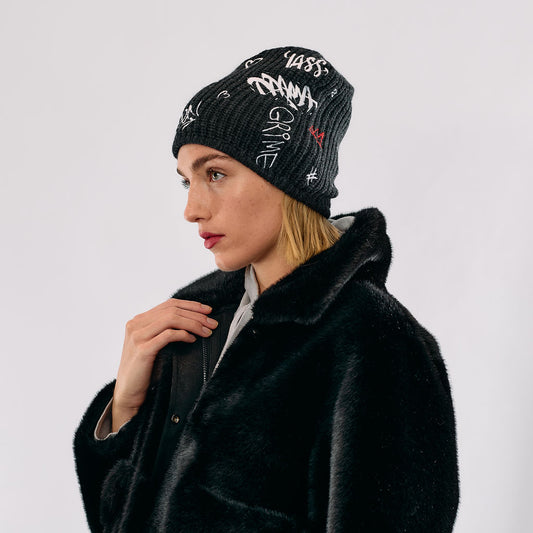 Merino Ribbed Beanie w. Graffiti Embroidered