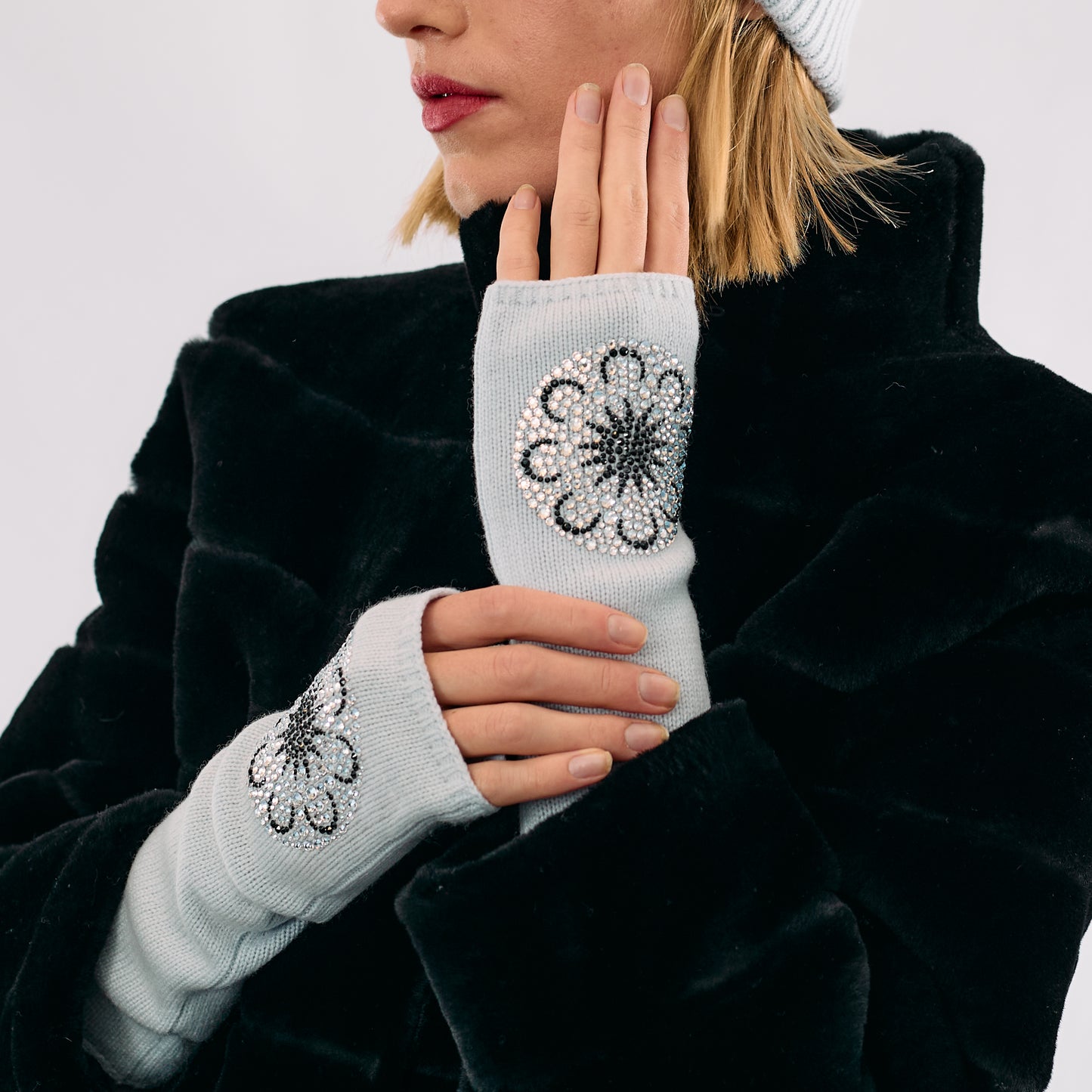 Cashmere Long Fingerless Gloves w. Moon and Stars Medallions