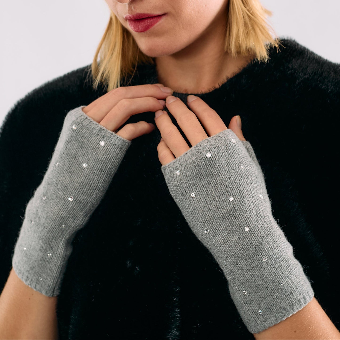 Cashmere Short Fingerless Gloves w. Scattered Crystals - Light Heather Grey