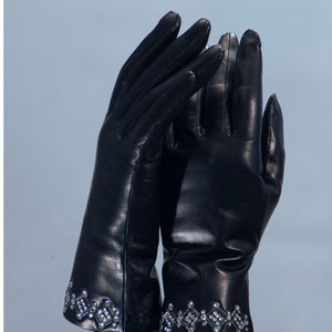 Leather Gloves w. Beaded Cuff