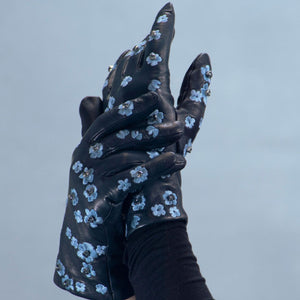 Leather Gloves w. Embroidered Flowers & Stones