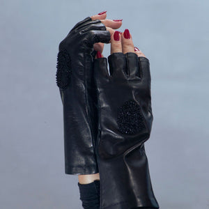 Cut-Off Leather Gloves w. Skull Embellishment