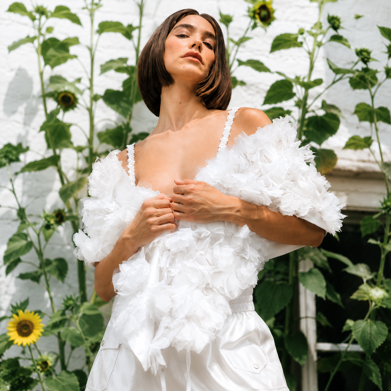 Silk Pull Thru Stole w. 3d Flowers -White