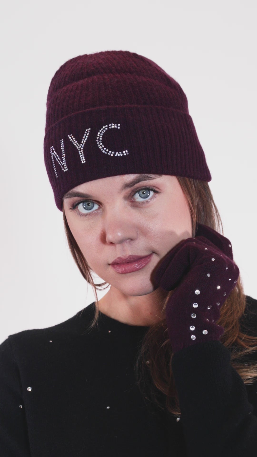 Thin Ribbed Cuffed Cashmere Hat with NYC Hotfix – Carolyn